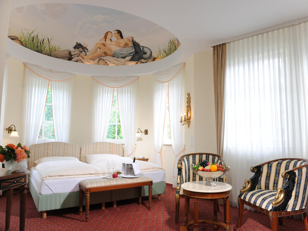 Schlosshotel Neckarbischofsheim 客房 照片