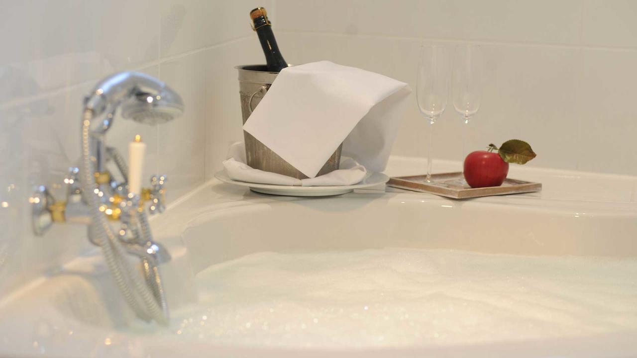 Schlosshotel Neckarbischofsheim 外观 照片