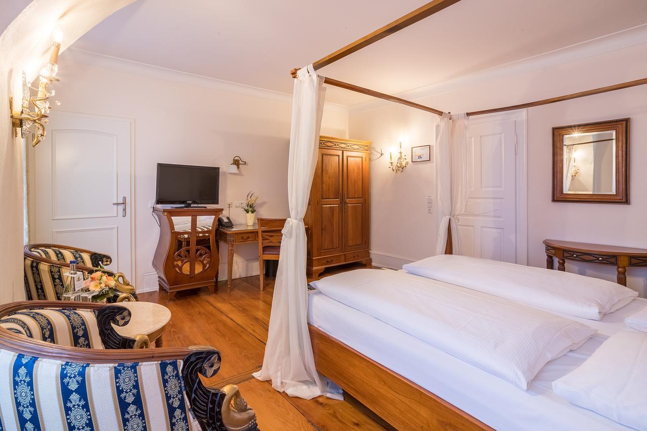 Schlosshotel Neckarbischofsheim 外观 照片