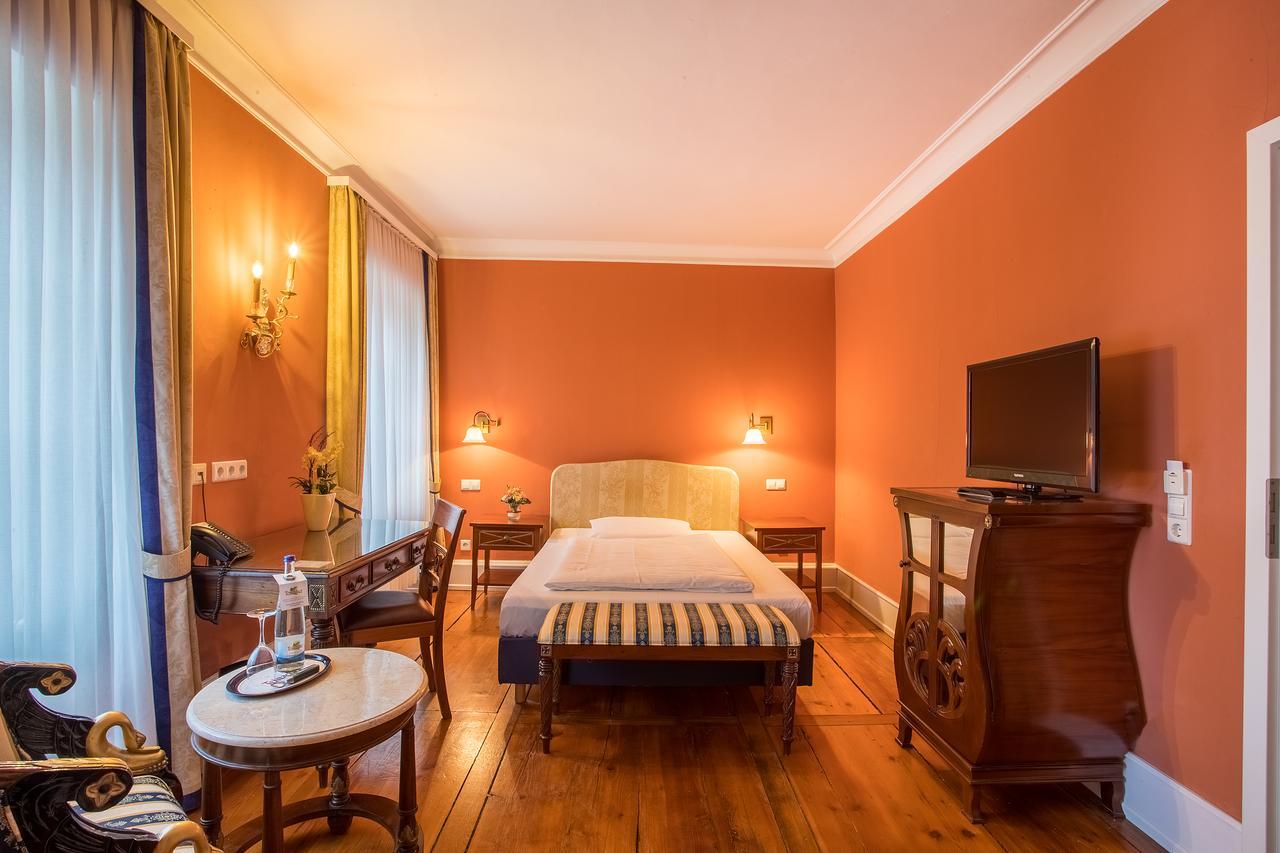 Schlosshotel Neckarbischofsheim 外观 照片