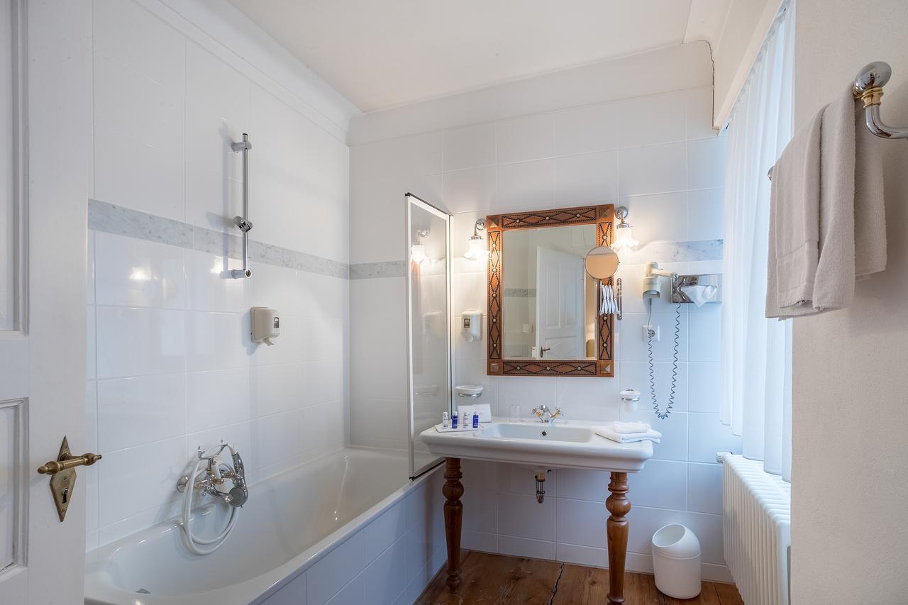 Schlosshotel Neckarbischofsheim 外观 照片
