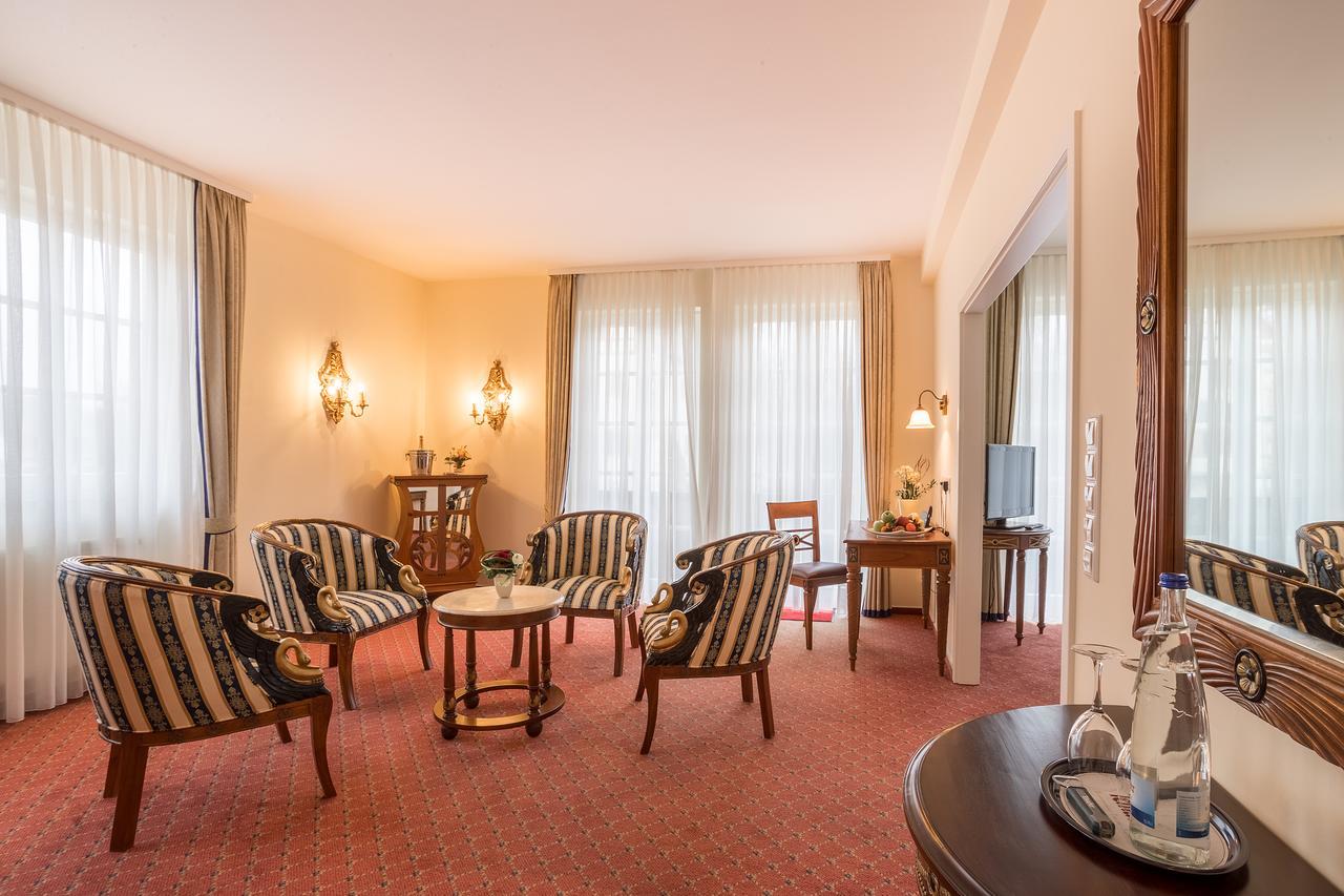 Schlosshotel Neckarbischofsheim 外观 照片