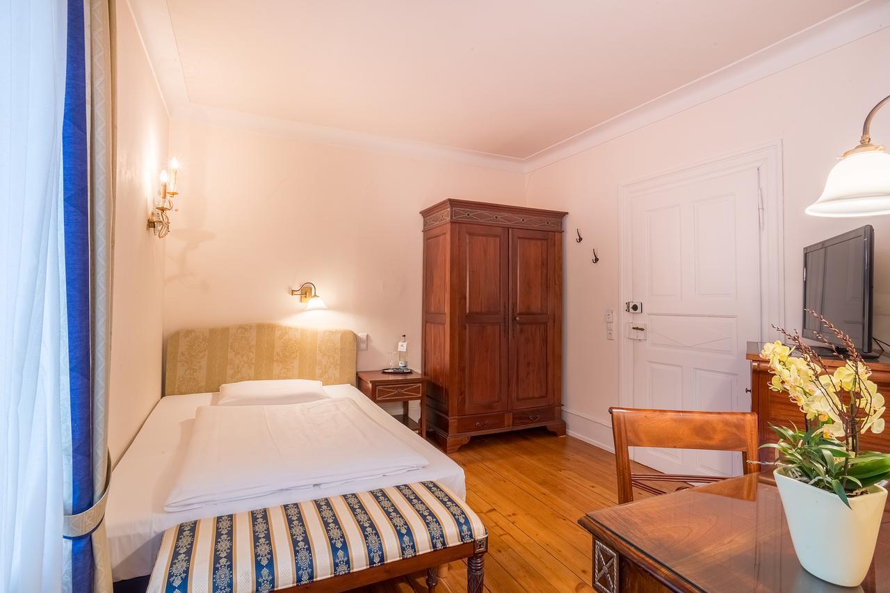 Schlosshotel Neckarbischofsheim 外观 照片